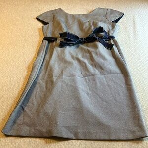 Womens size 8 dresss✨Navy color with white dots design✨back zipper.